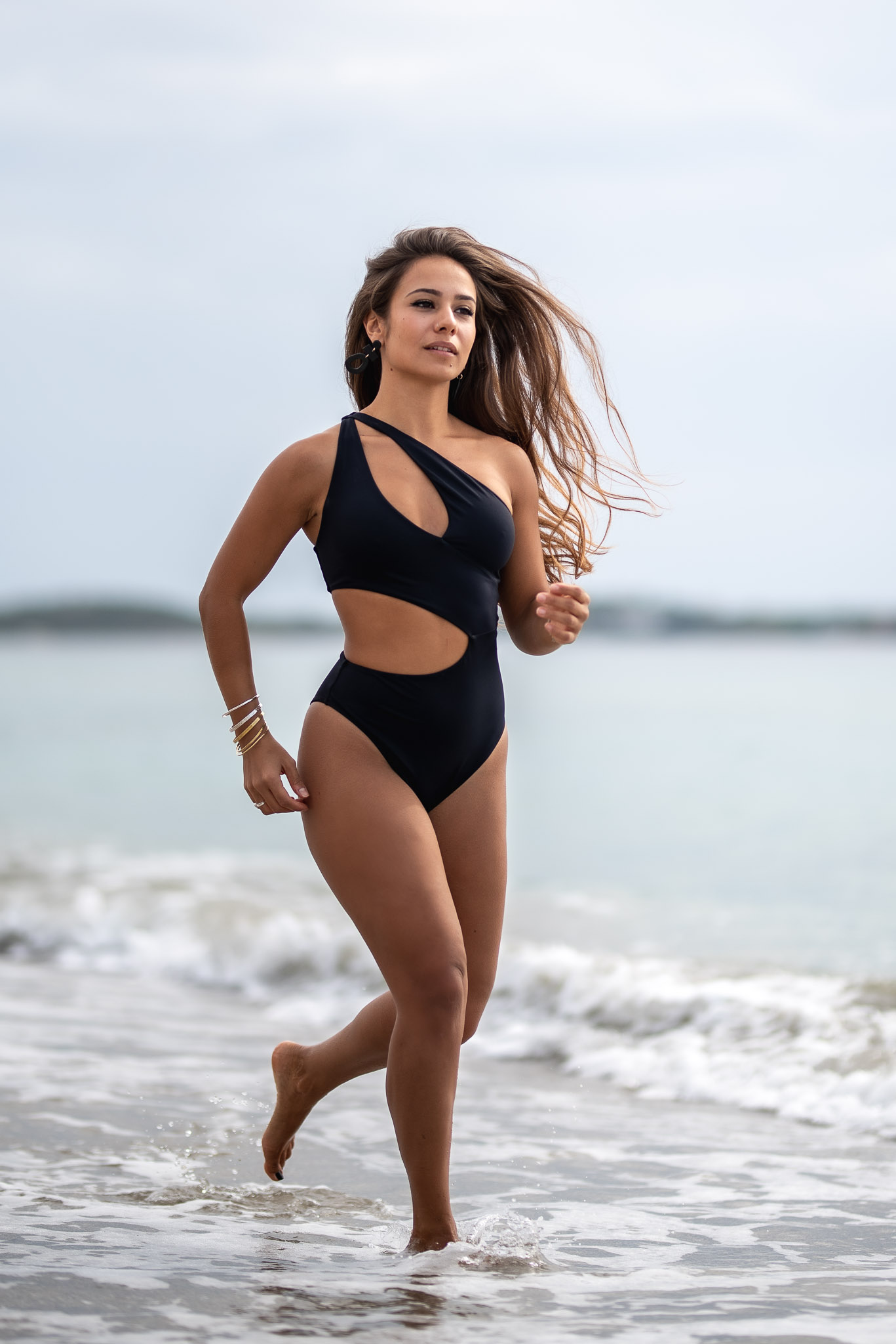 ΟΛΟΣΩΜΟ ΜΑΥΡΟ ΜΑΓΙΟ ΜΕ ΕΝΑΝ ΩΜΟ